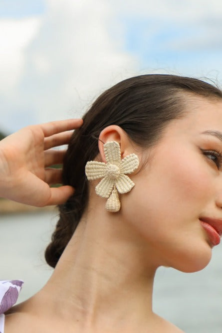 Beige Flower Toquilla Earrings