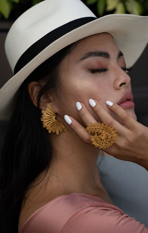 Corona Enroscada Ring